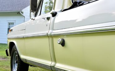 Ford-F-250-1972-Standard-Cab-Pickup-9