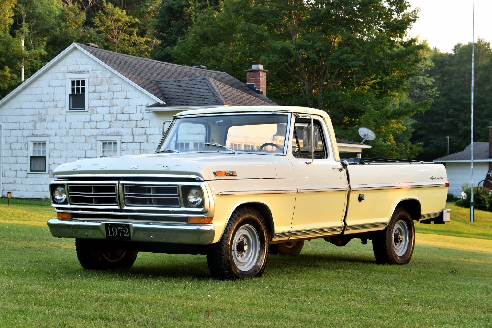 Ford-F-250-1972-Standard-Cab-Pickup