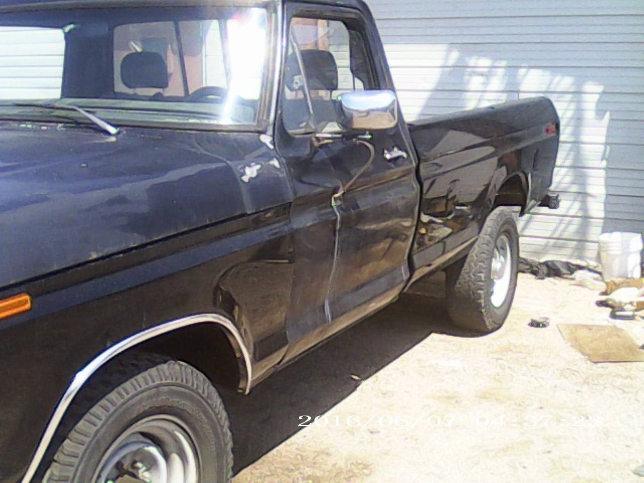 Ford-F-250-1978-Cab-Chassis-2