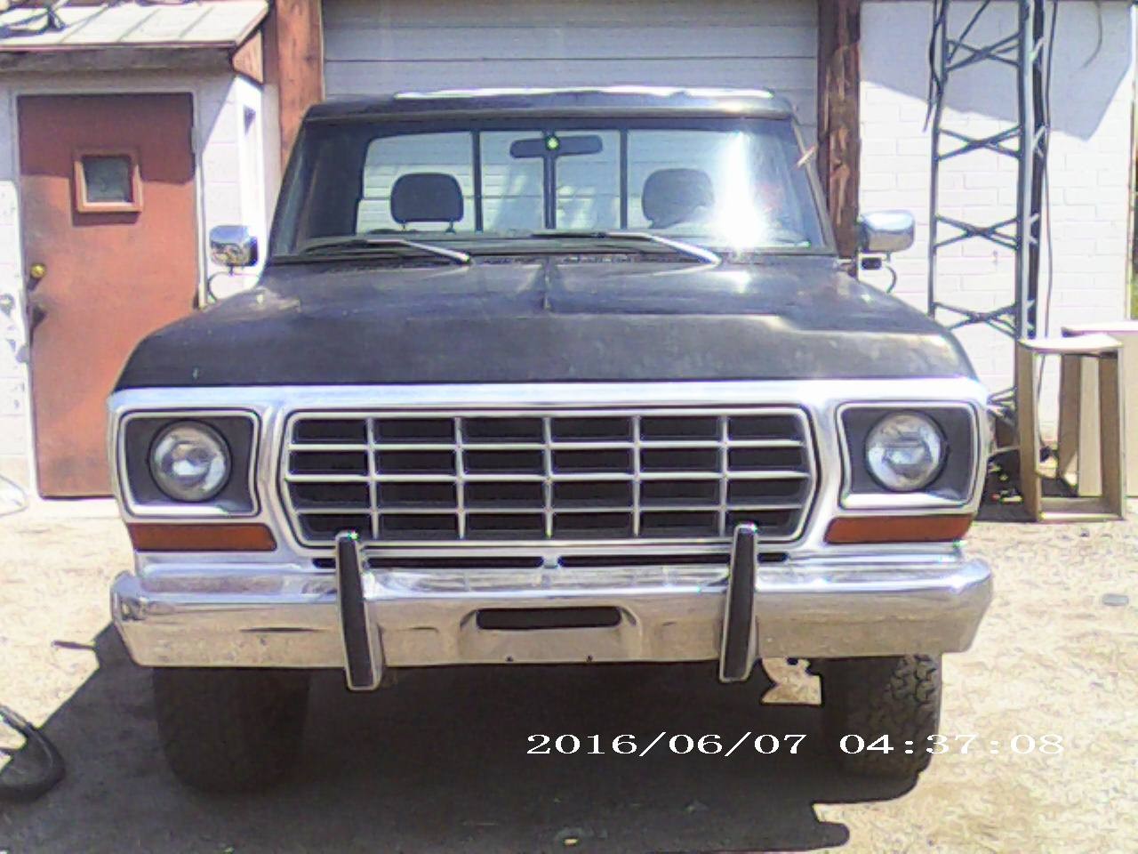 Ford-F-250-1978-Cab-Chassis