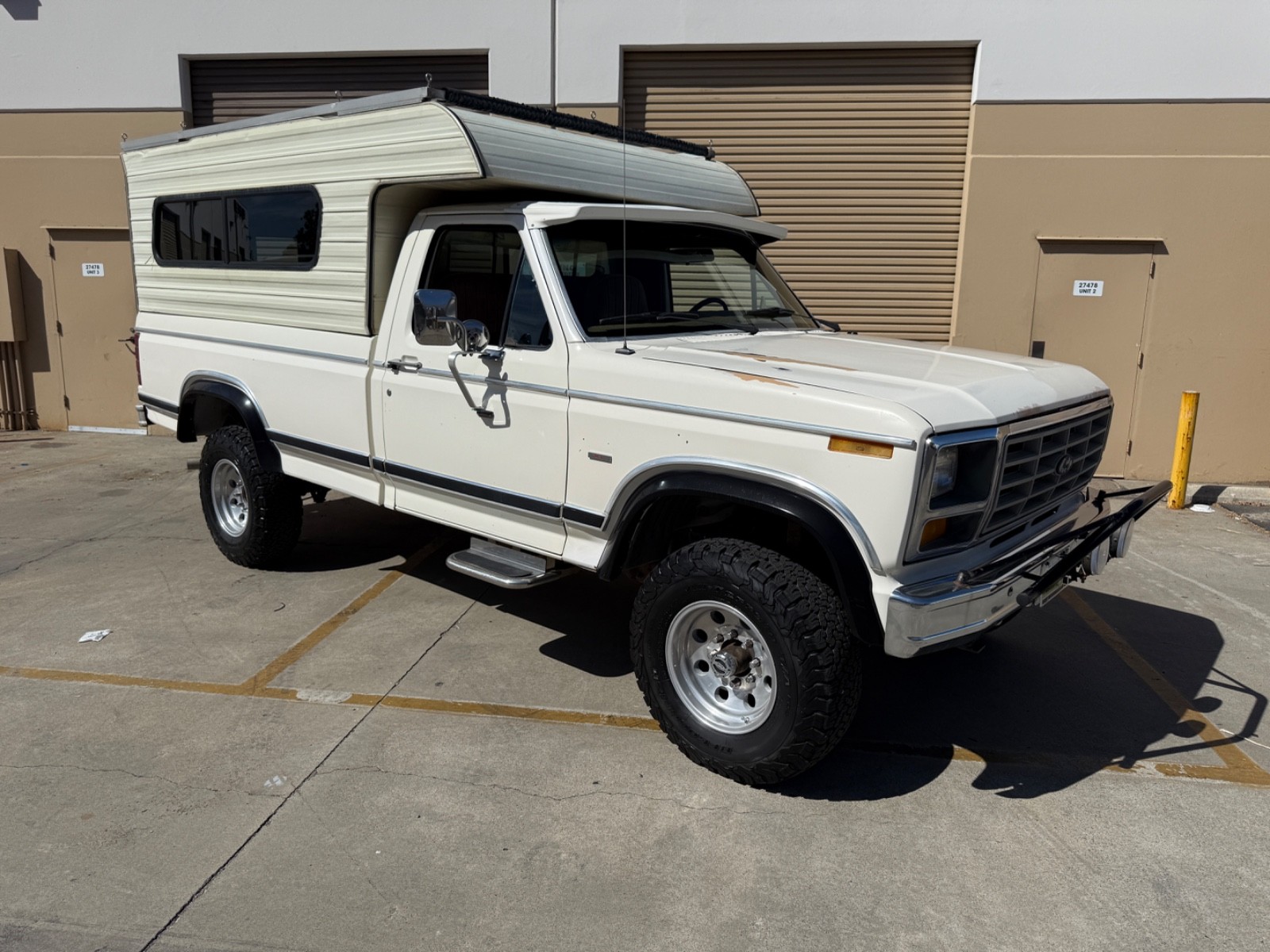 Ford-F-250-1982-Standard-Cab-Pickup-1