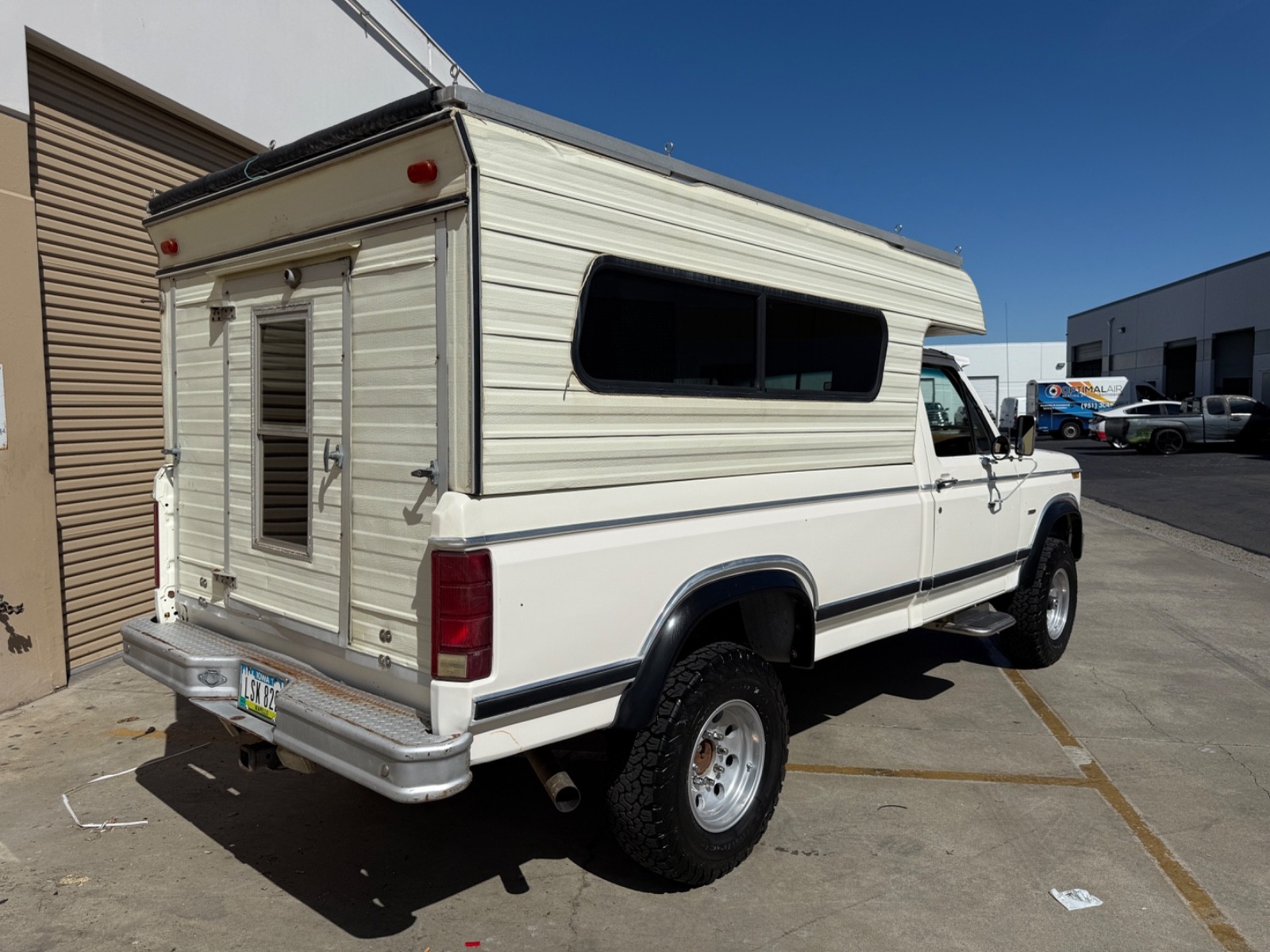 Ford-F-250-1982-Standard-Cab-Pickup-2