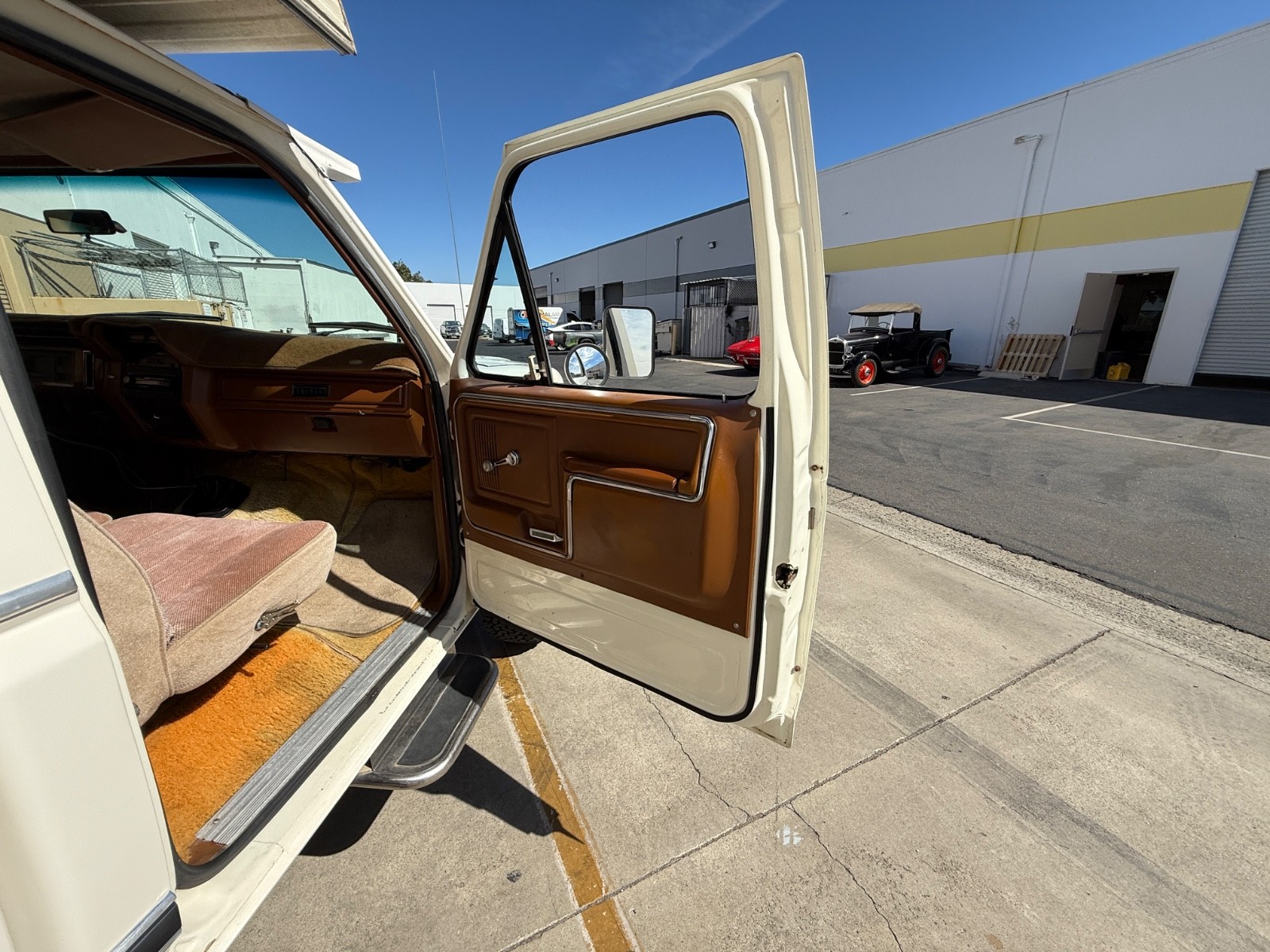 Ford-F-250-1982-Standard-Cab-Pickup-20