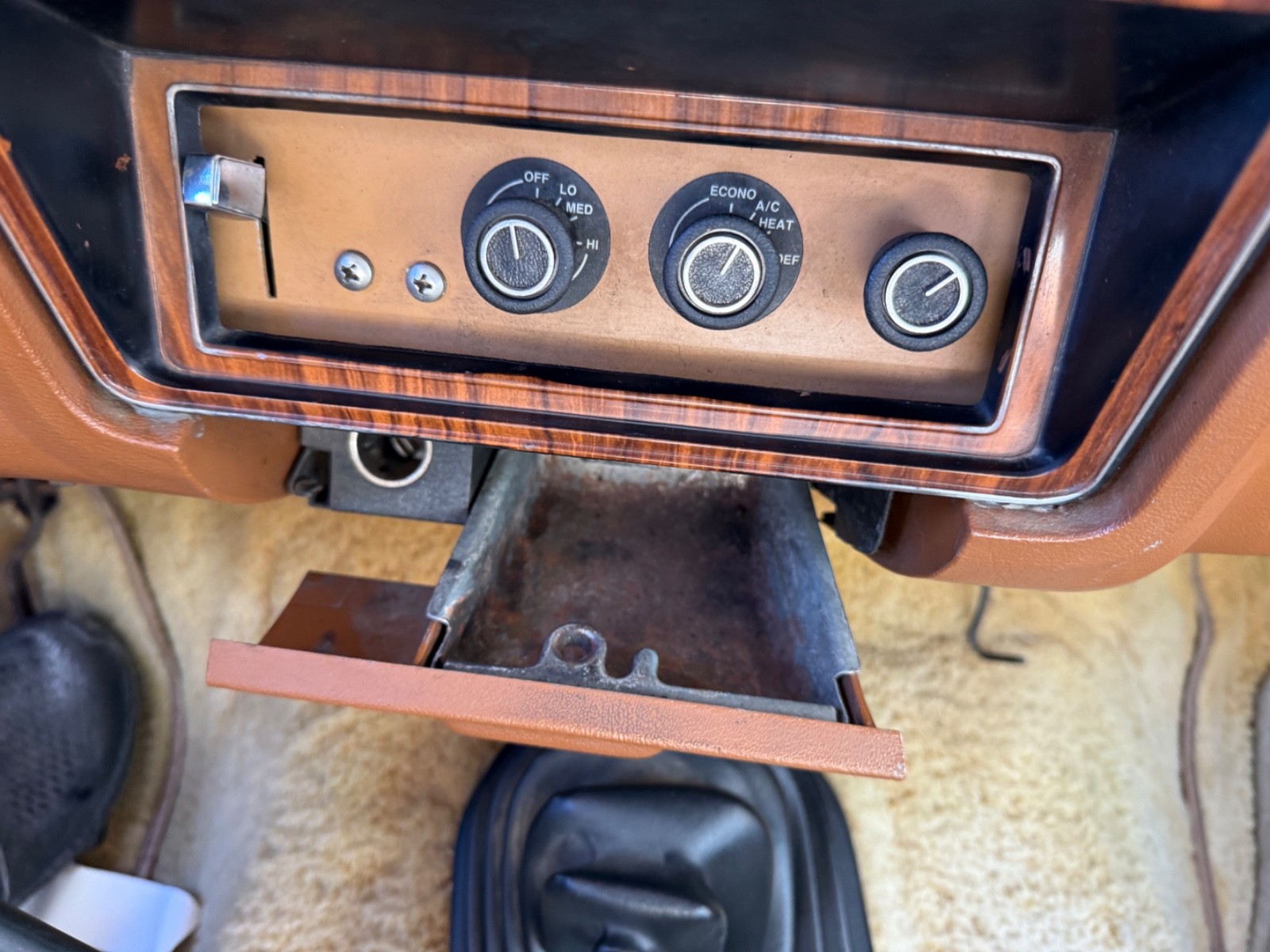 Ford-F-250-1982-Standard-Cab-Pickup-22