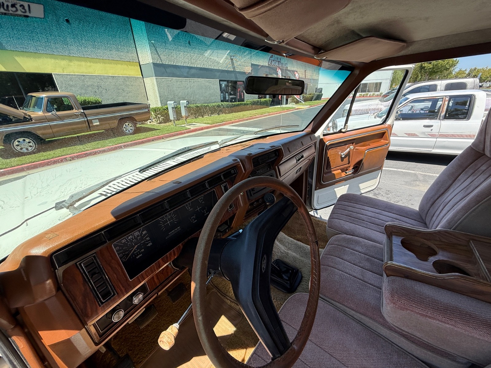 Ford-F-250-1982-Standard-Cab-Pickup-30