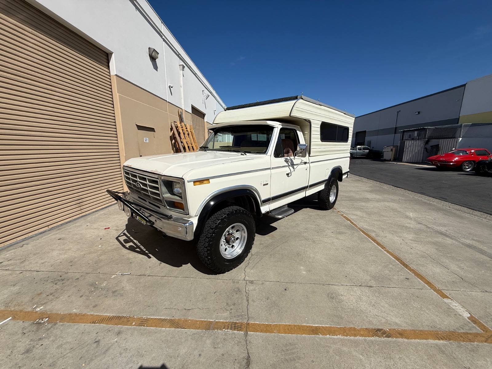 Ford-F-250-1982-Standard-Cab-Pickup-4