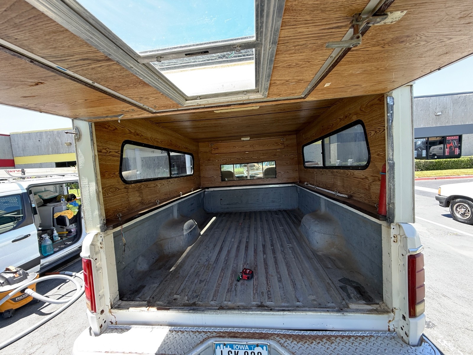 Ford-F-250-1982-Standard-Cab-Pickup-8