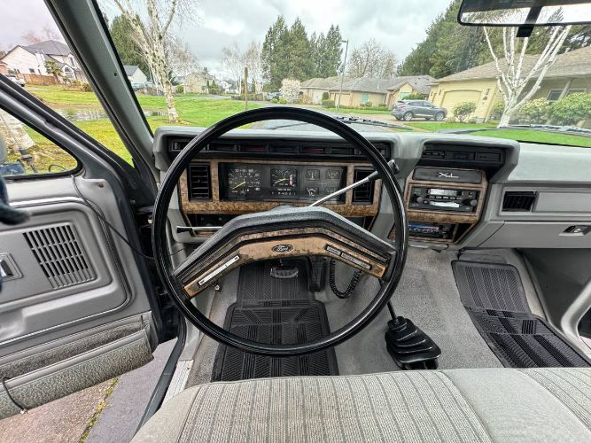 Ford-F-250-1986-GraySilver-11