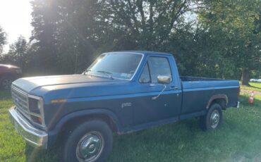 Ford-F-250-1986-Standard-Cab-Pickup-1