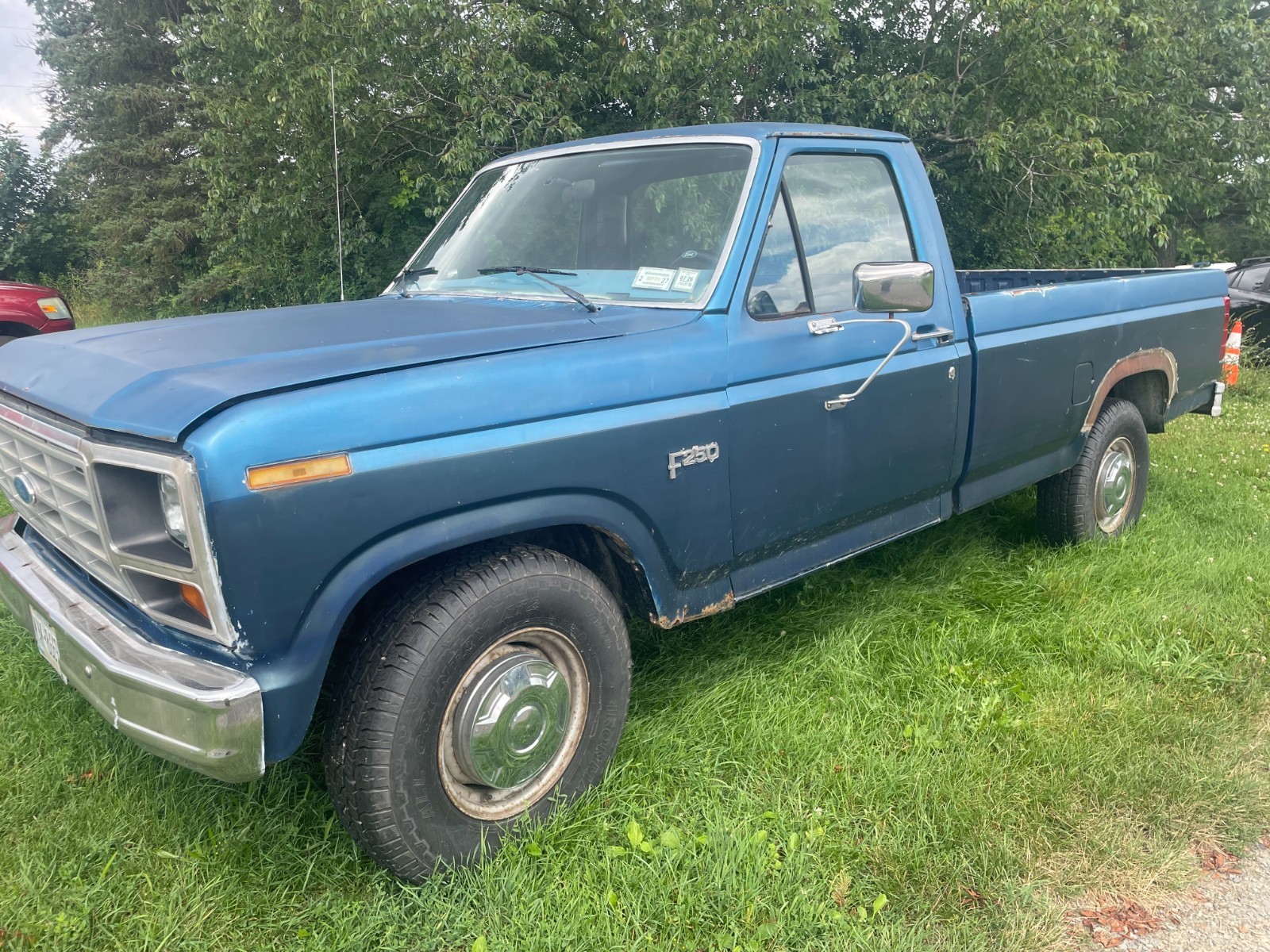 Ford-F-250-1986-Standard-Cab-Pickup-2