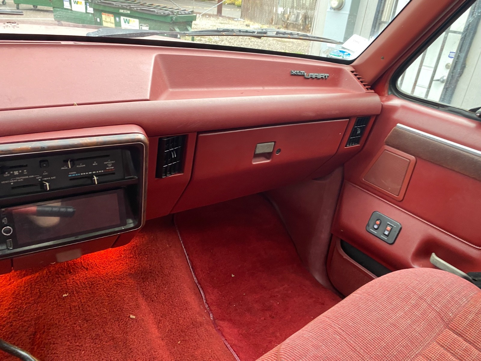 Ford-F-250-1987-Standard-Cab-Pickup-30