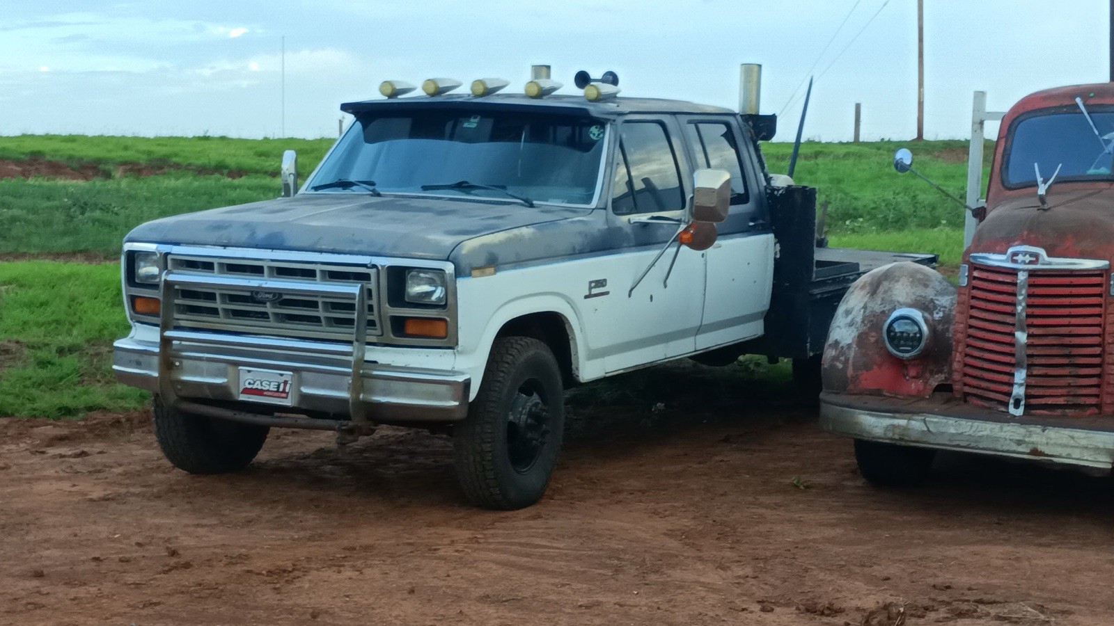 Ford-F-350-1985-Crew-Cab-Pickup-1