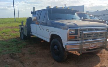 Ford-F-350-1985-Crew-Cab-Pickup-2