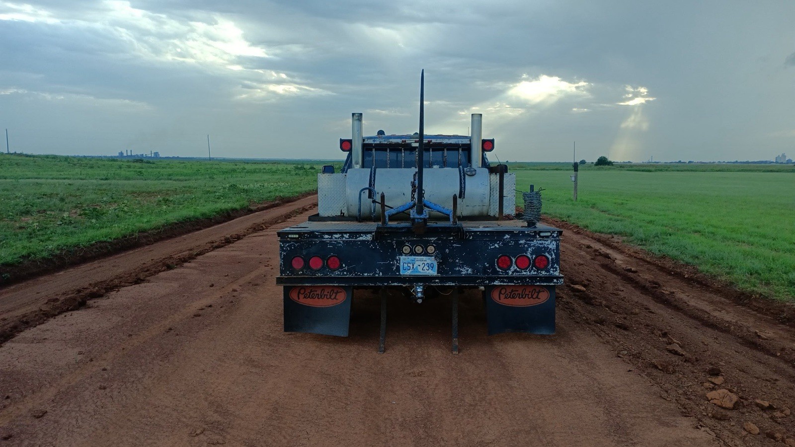 Ford-F-350-1985-Crew-Cab-Pickup-3