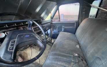 Ford-F-350-1985-Crew-Cab-Pickup-4