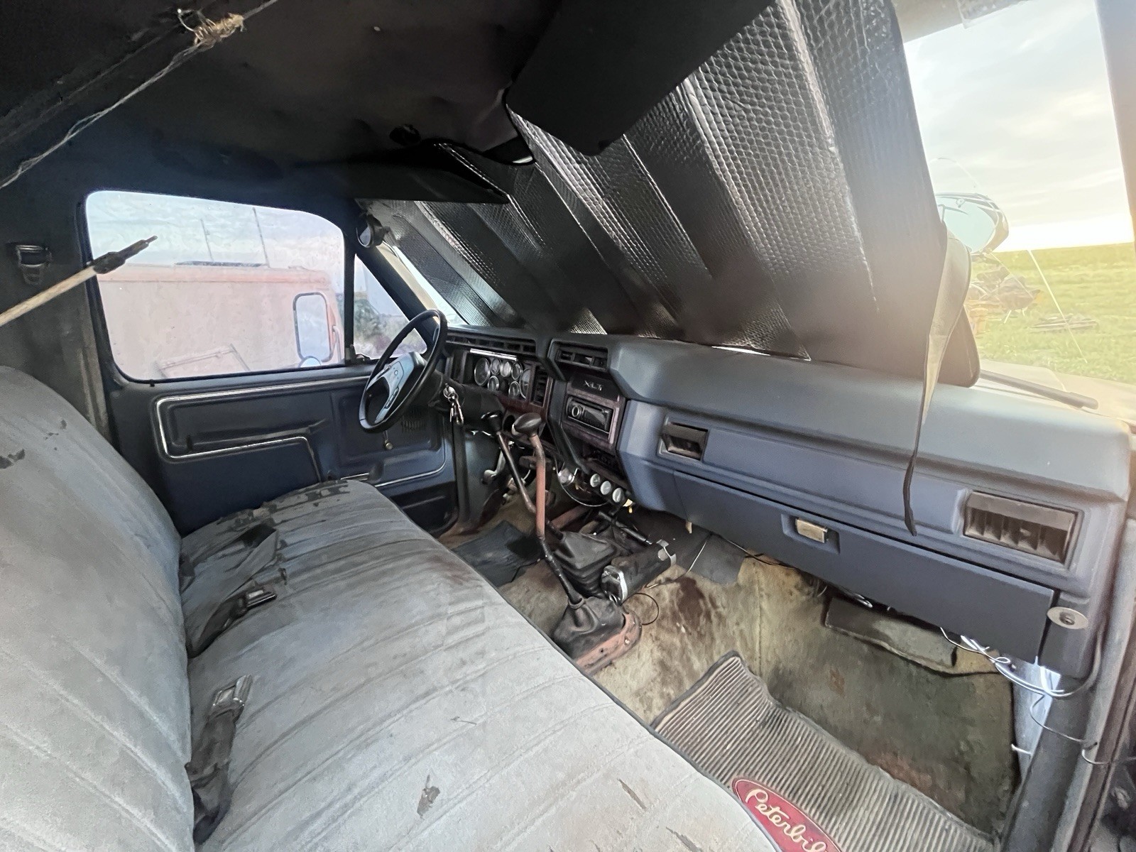 Ford-F-350-1985-Crew-Cab-Pickup-5