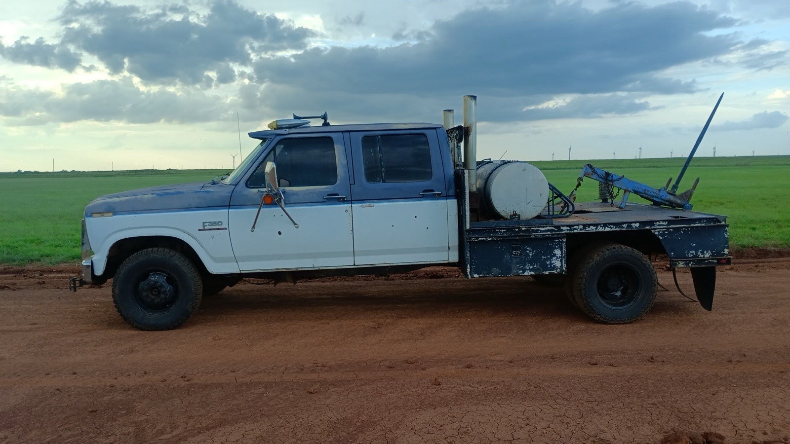 Ford-F-350-1985-Crew-Cab-Pickup