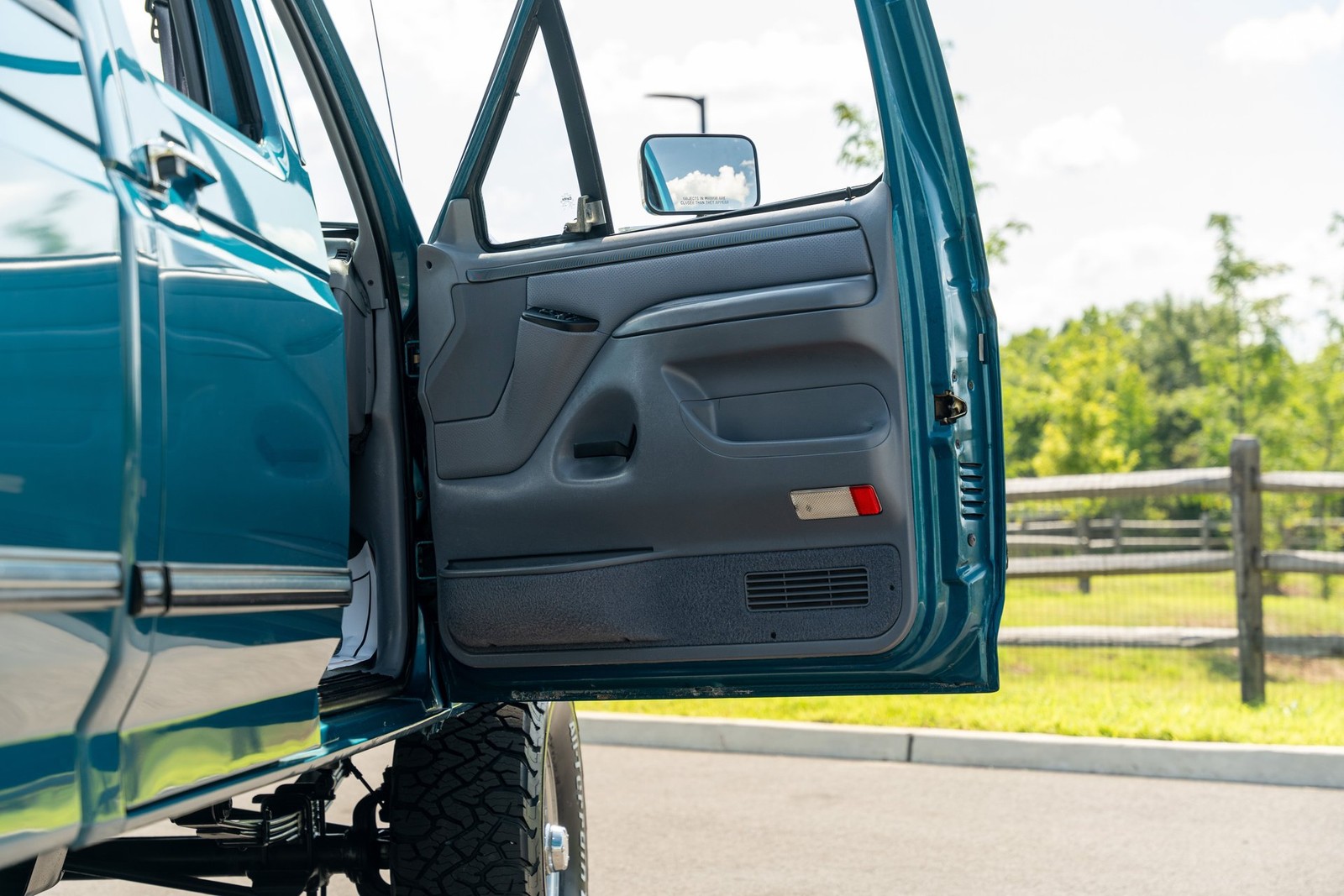 Ford-F-350-1994-Pickup-Truck-16