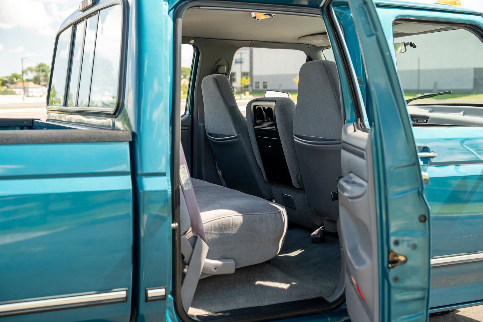 Ford-F-350-1994-Pickup-Truck-23