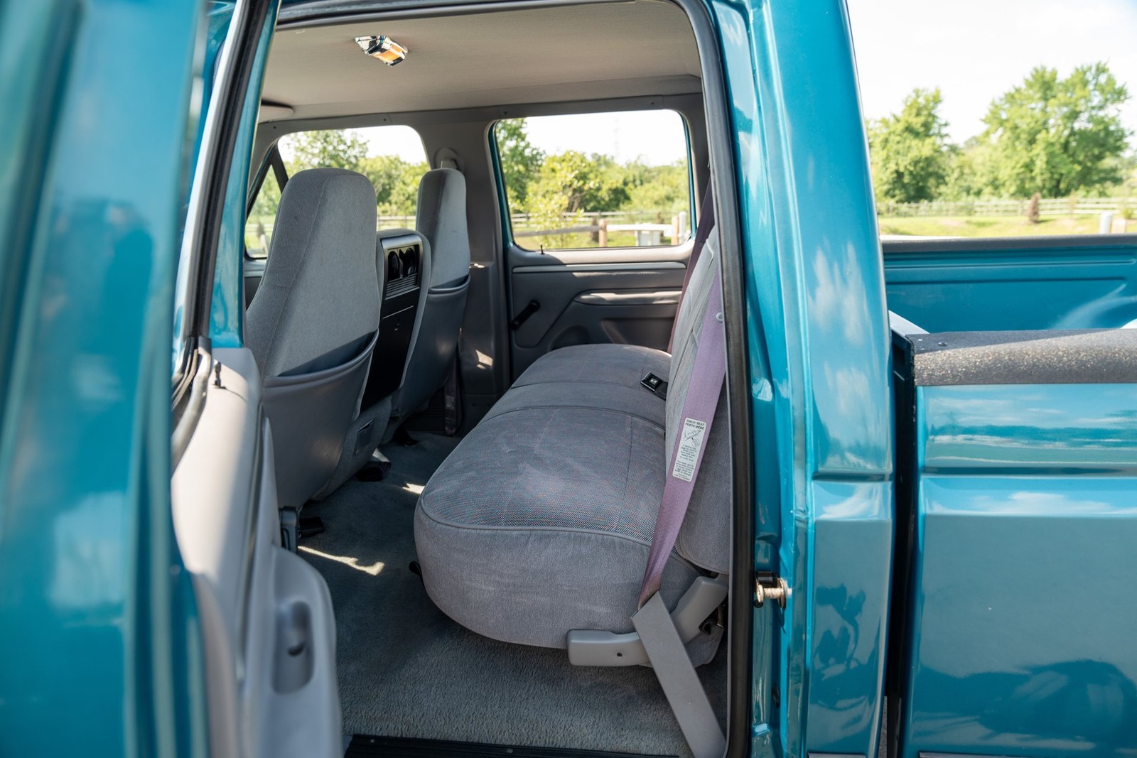 Ford-F-350-1994-Pickup-Truck-30