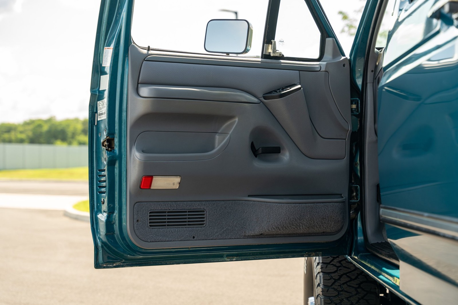 Ford-F-350-1994-Pickup-Truck-32