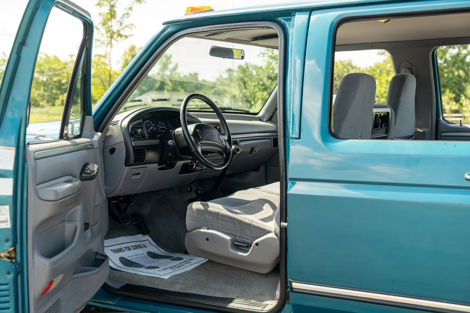 Ford-F-350-1994-Pickup-Truck-33