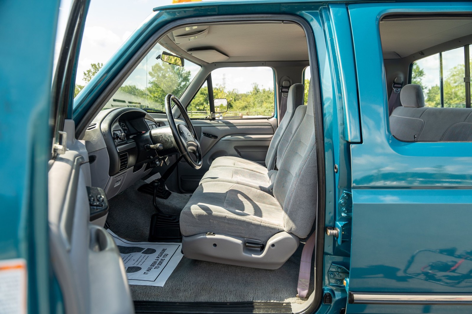 Ford-F-350-1994-Pickup-Truck-34