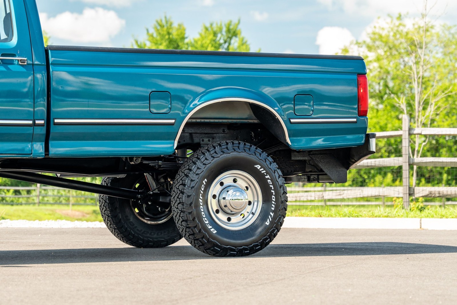 Ford-F-350-1994-Pickup-Truck-9