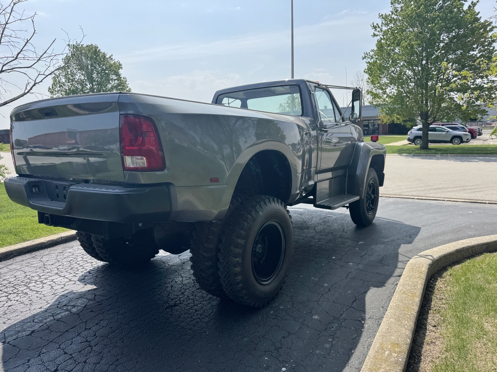 Ford-F-700-1988-2