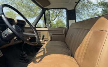 Ford-F-700-1988-7