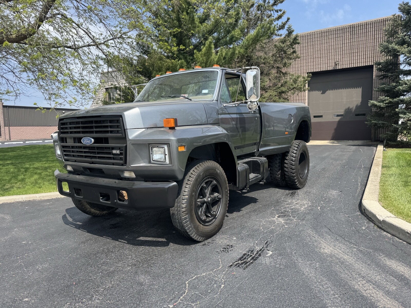 Ford-F-700-1988