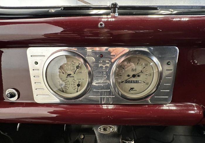 Ford-F1-1946-Maroon-10