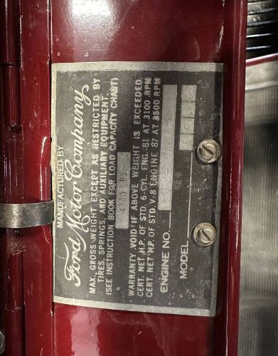 Ford-F1-1946-Maroon-4