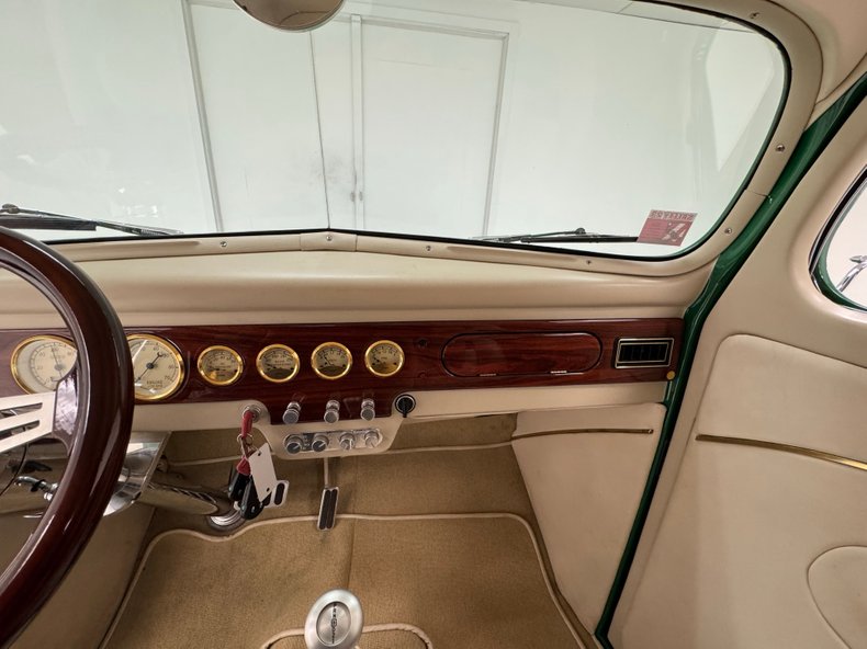 Ford-F1-1947-Medium-Green-Ivory-4