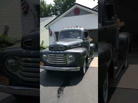 Ford-F1-1948-Gray-Redwhite