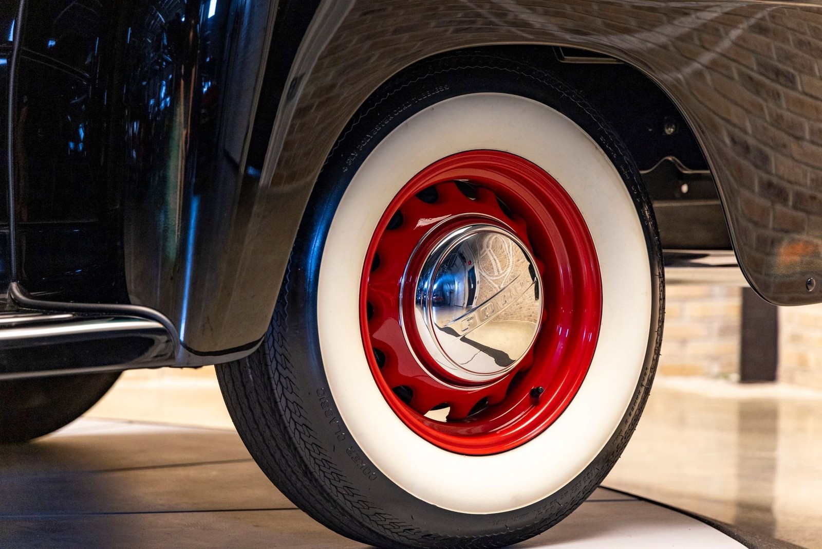 Ford-F1-1948-Pickup-Truck-11