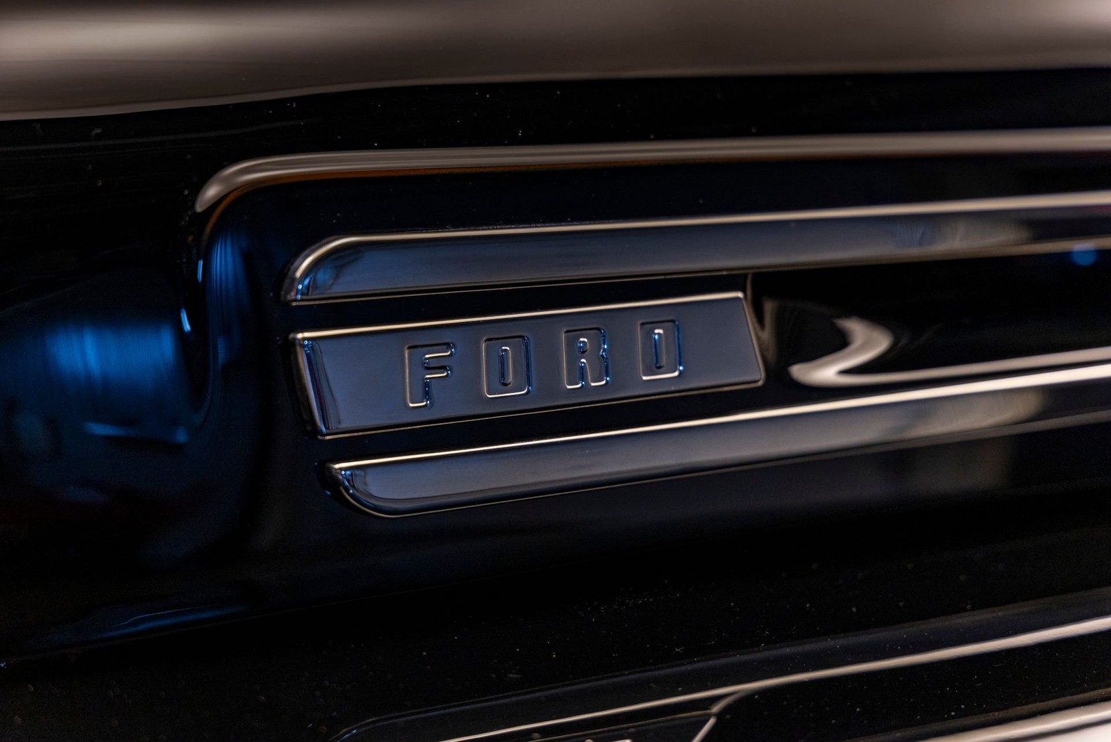 Ford-F1-1948-Pickup-Truck-14