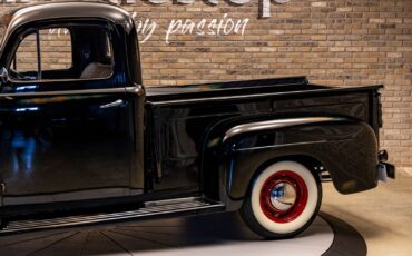 Ford-F1-1948-Pickup-Truck-3