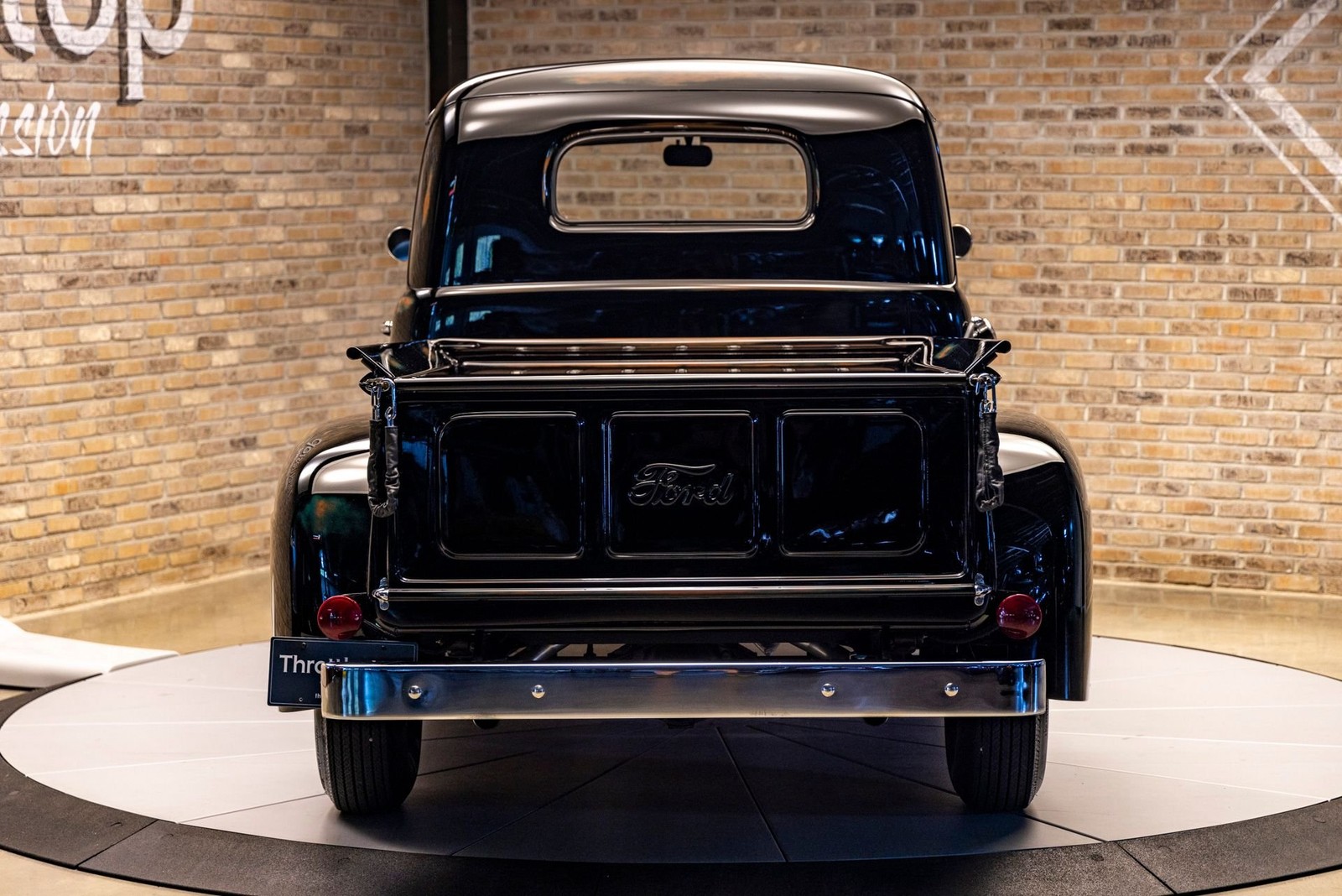 Ford-F1-1948-Pickup-Truck-6