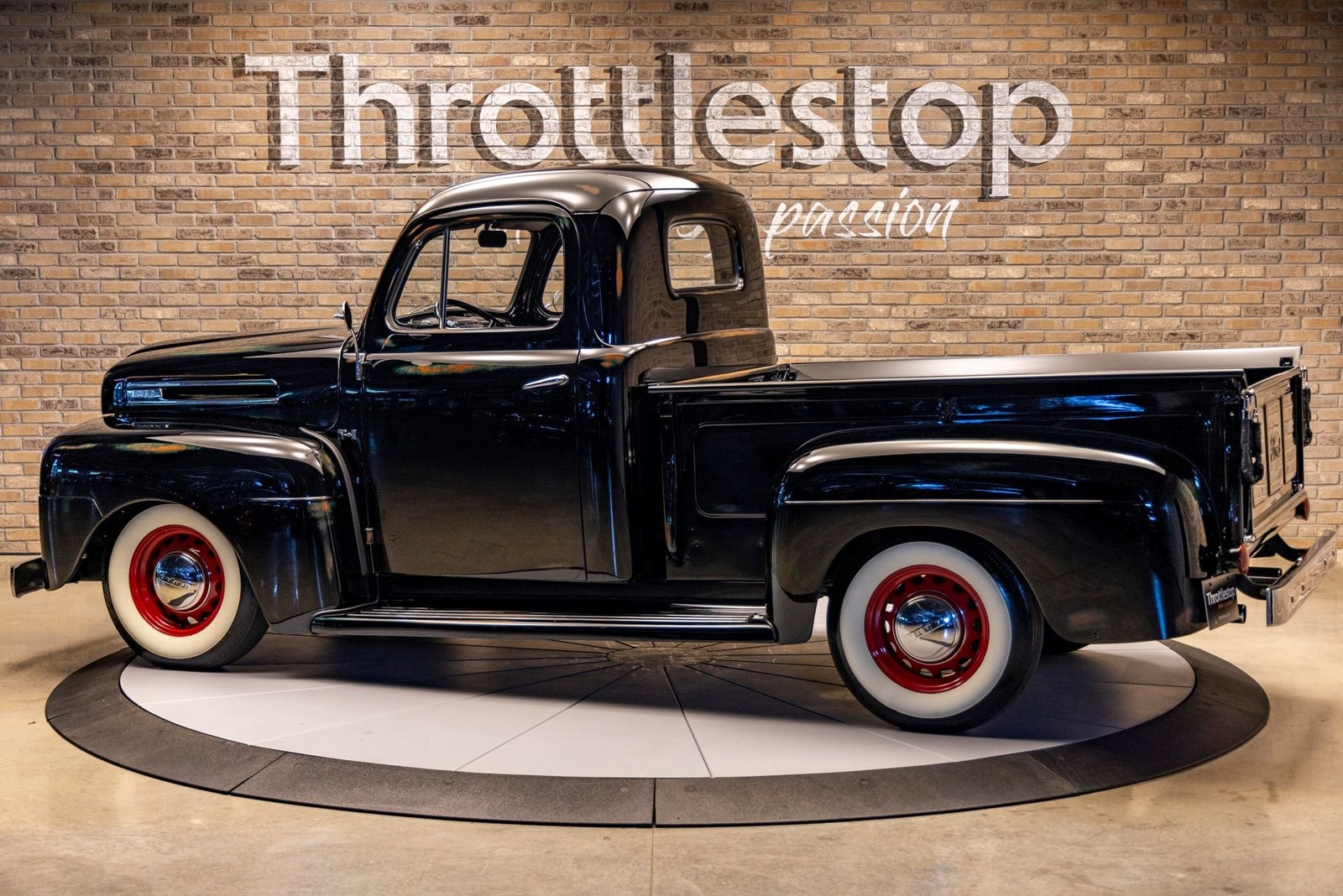 Ford-F1-1948-Pickup-Truck-9