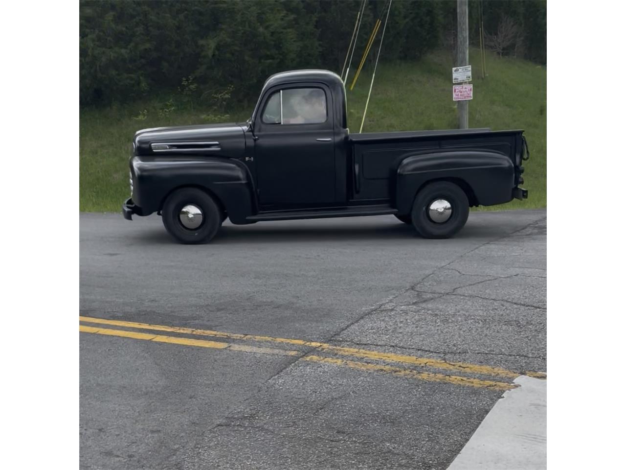 Ford-F1-1949-black-brown-18