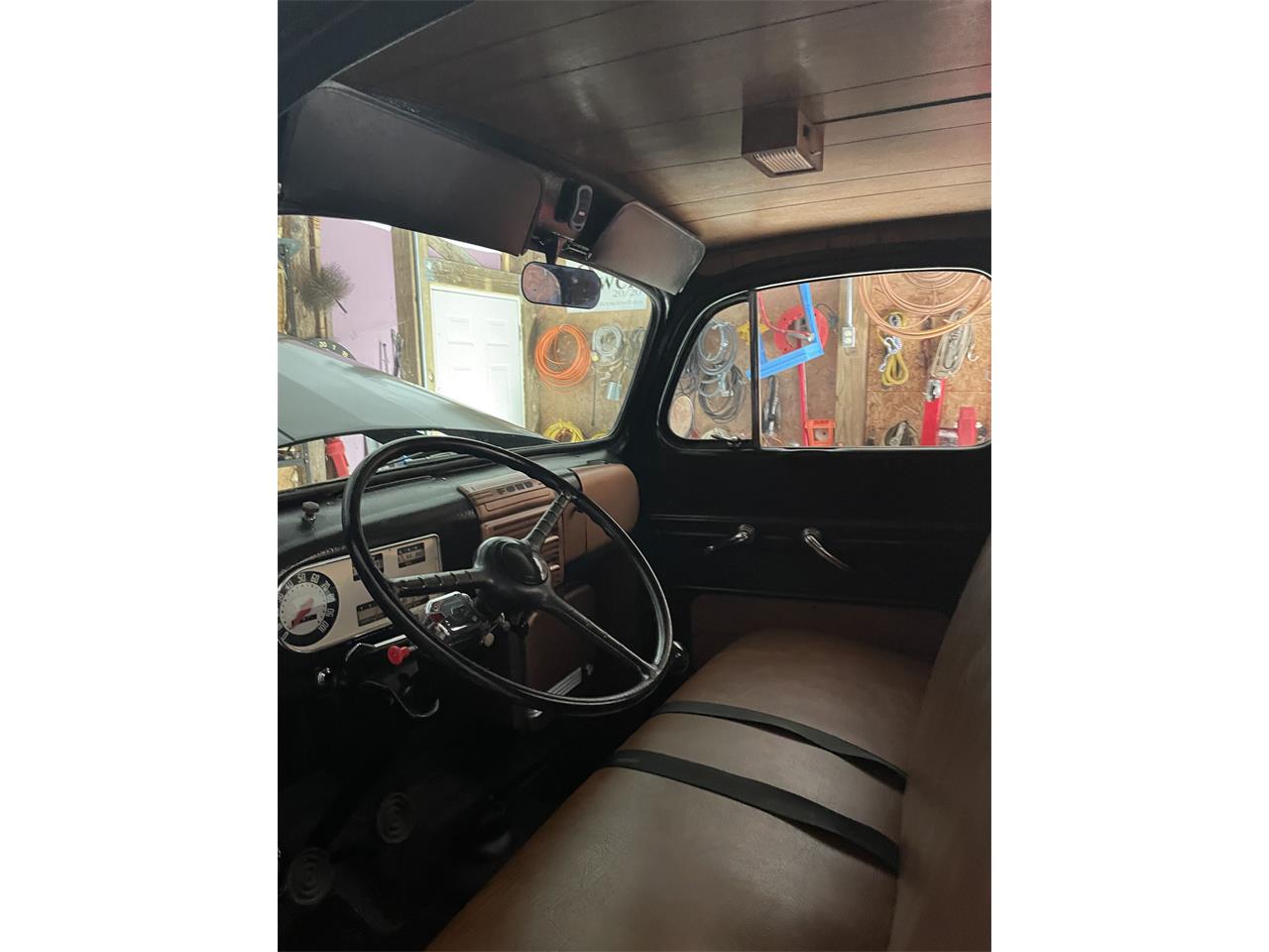 Ford-F1-1949-black-brown-8