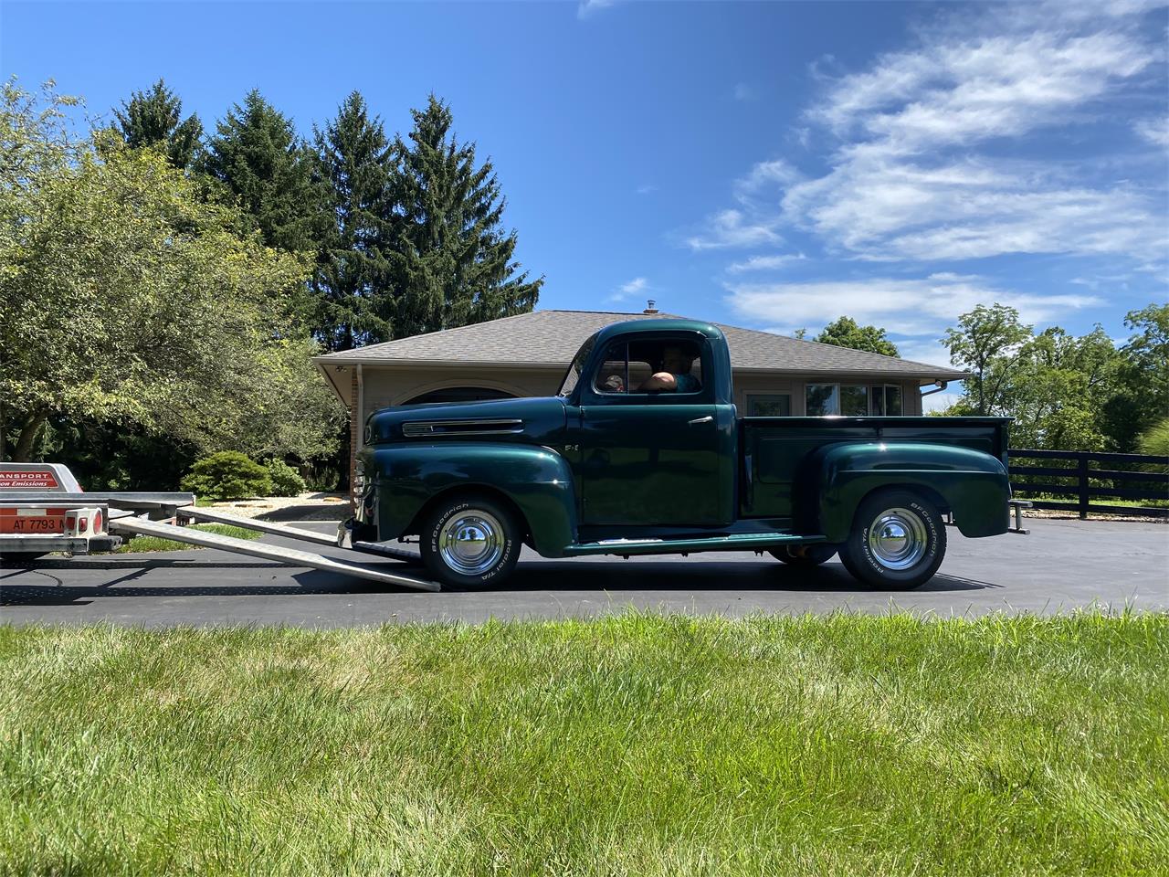 Ford-F1-1950-Emerald-Green-Burgundy-10