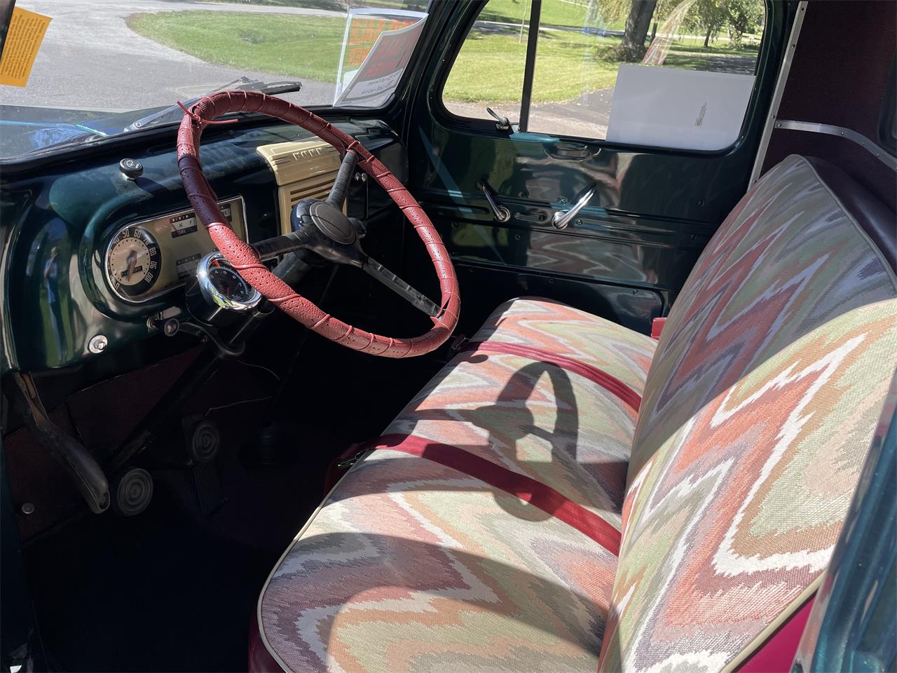 Ford-F1-1950-Emerald-Green-Burgundy-4