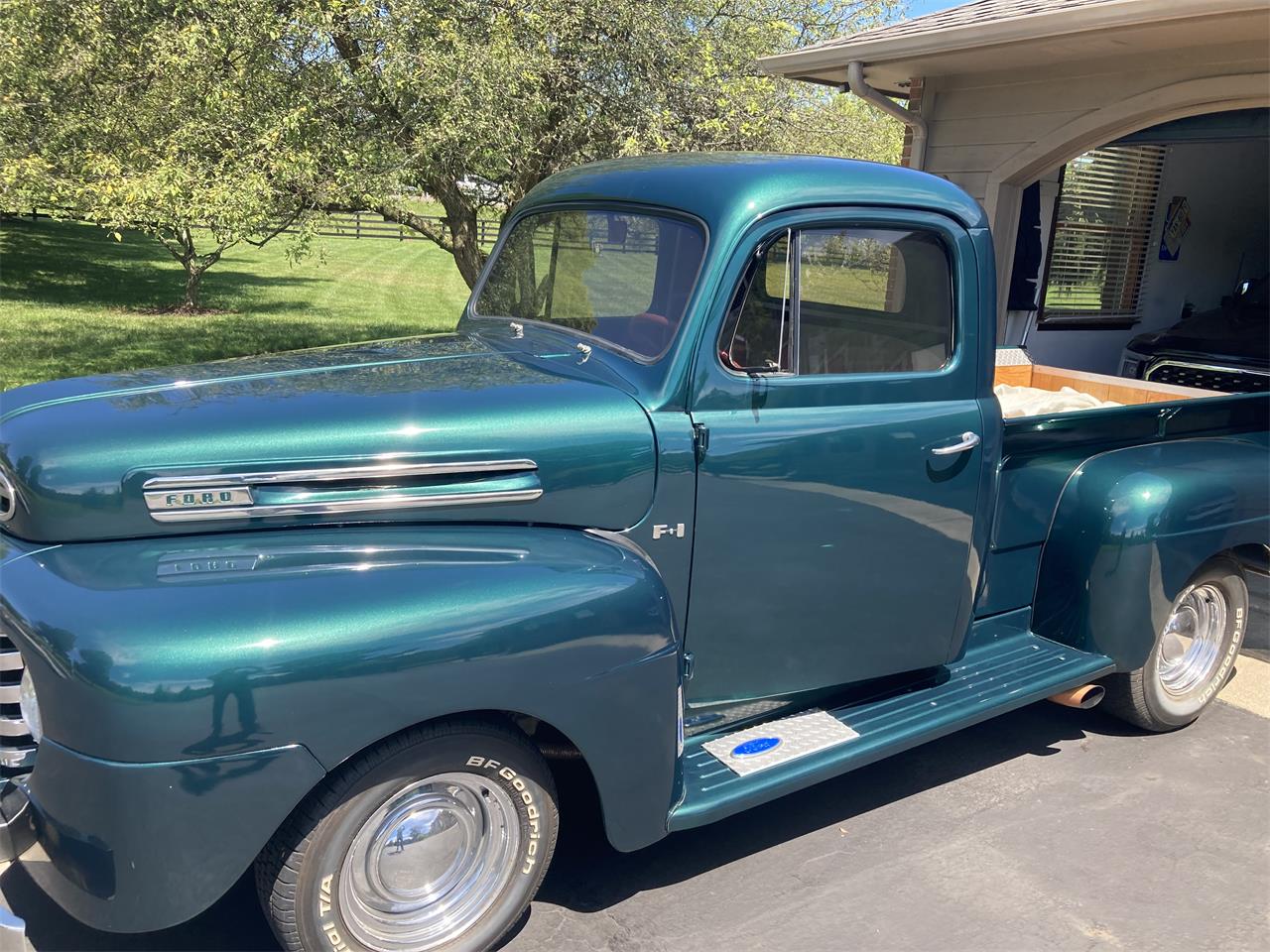Ford-F1-1950-Emerald-Green-Burgundy-7