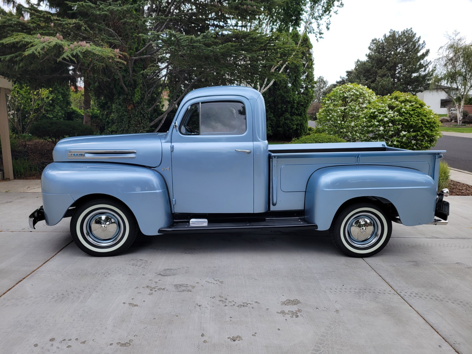 Ford-F1-1950-Standard-Cab-Pickup-1