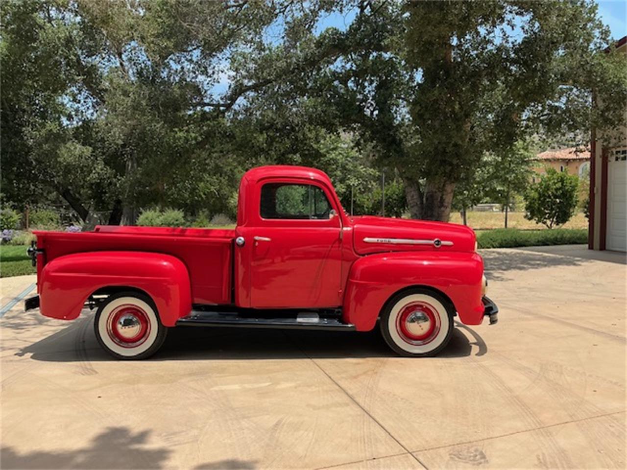 Ford-F1-1952-Torch-Red-Tan-2