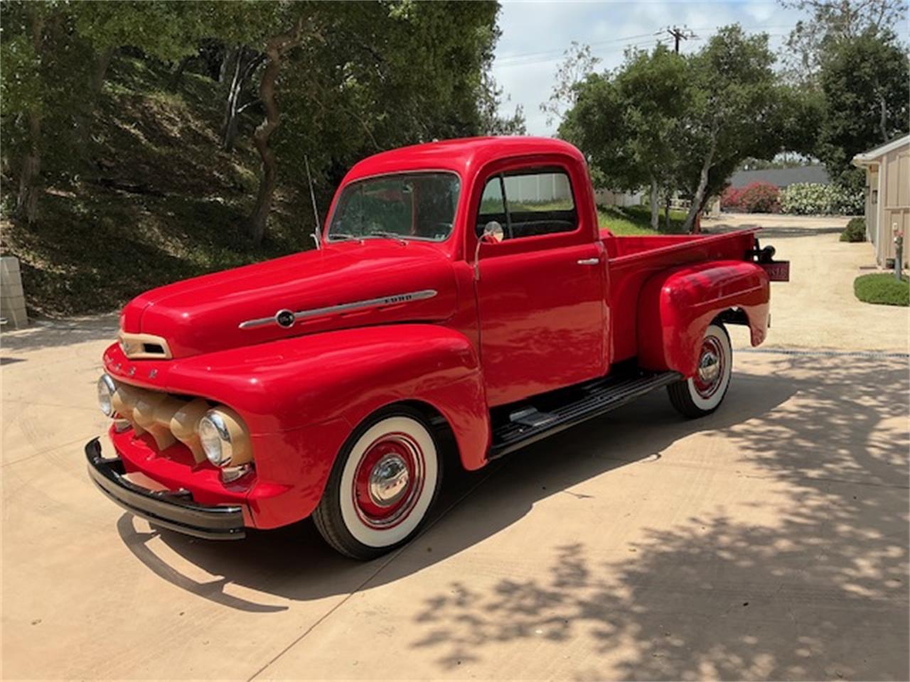 Ford-F1-1952-Torch-Red-Tan-3