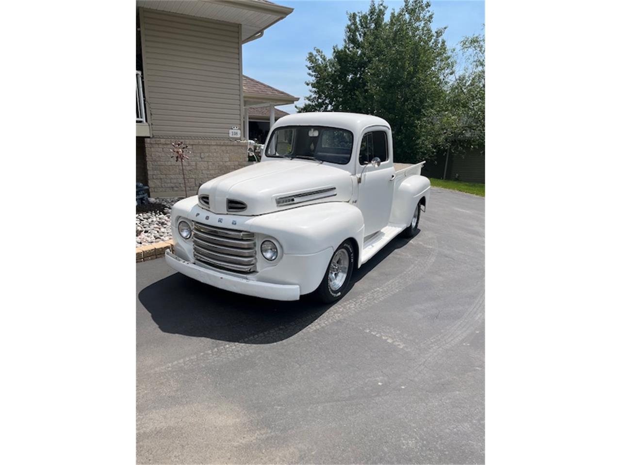 Ford-F1-pickup-1948-White-Blue-2