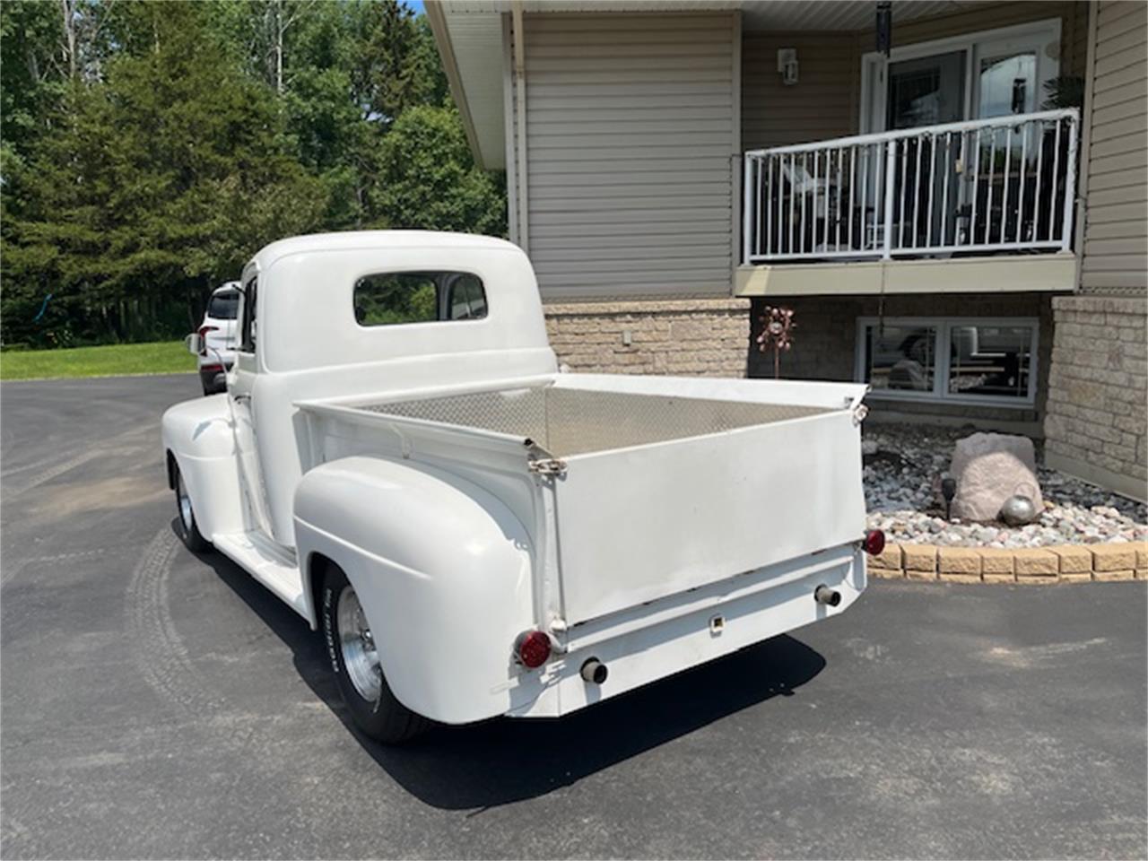 Ford-F1-pickup-1948-White-Blue-4